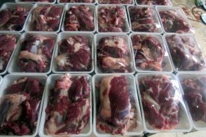 توزیع گوشت قربانی میان ۳۰ هزار و ۳۸۰ خانواده تحت حمایت کمیته امداد هرمزگان