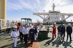 بازدید وزیر کشور از مجتمع کشتی سازی هرمزگان/ وحیدی: ۳ میلیارد دلار سرمایه گذاری در این مجتمع صورت گرفته است
