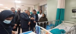 بازدید سرزده وزیر بهداشت از داروخانه‌ها و مراکز درمانی استان