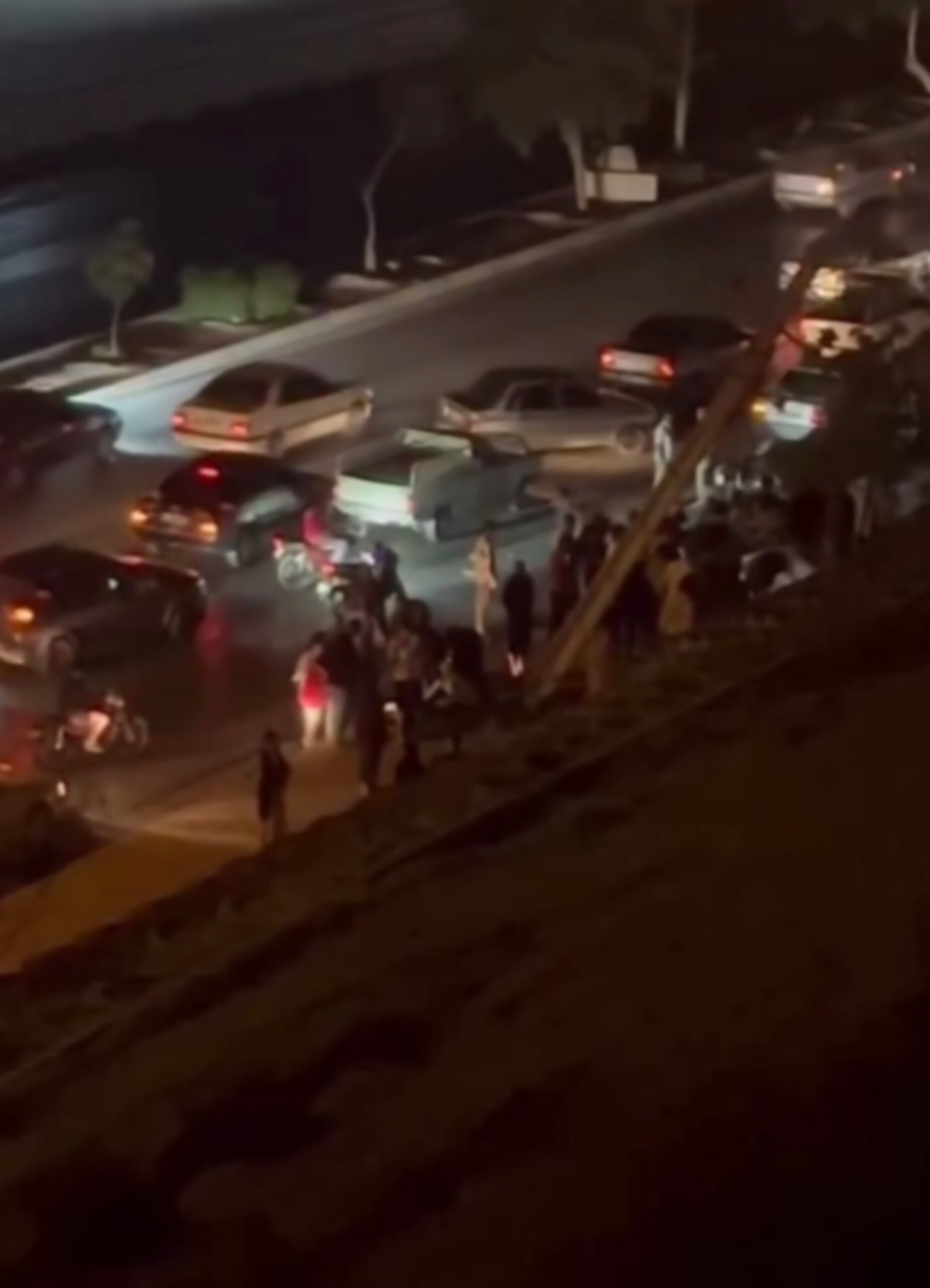 برخورد شدید خودرو با تیر برق شب بندرعباس را خبرساز کرد