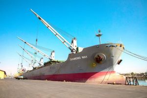 ثبت بالاترین رکورد بارگیری مواد معدنی در بندر شهید رجایی طی سال ۱۴۰۴